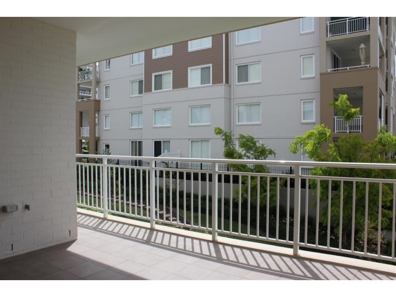 204/2 Peninsula Drive, Breakfast Point NSW 2137