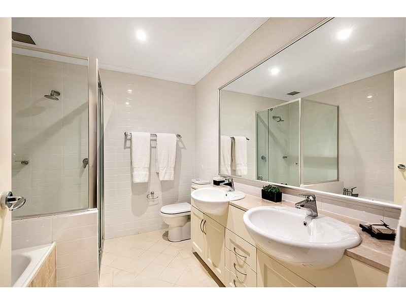 16/2 Juniper Drive, Breakfast Point NSW 2137