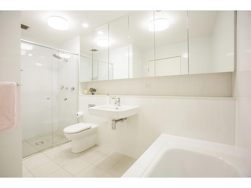 403/2 Rosewater Circuit, Breakfast Point NSW 2137