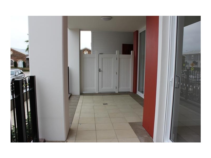 14/1 Palm Ave, Breakfast Point NSW 2137