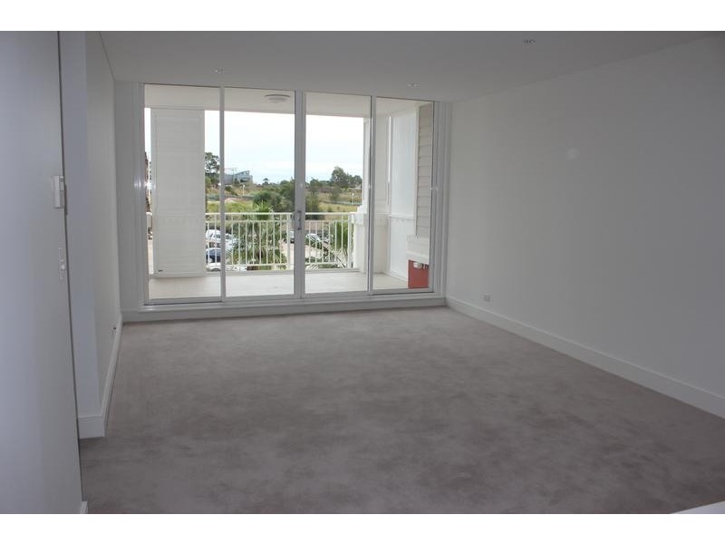 32/1 Palm Ave, Breakfast Point NSW 2137