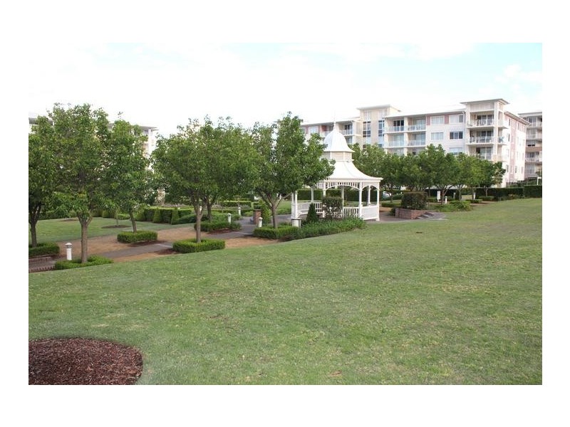 112/3 Palm Ave, Breakfast Point NSW 2137