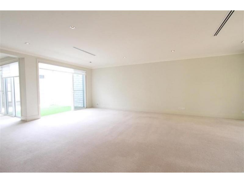 9 Vineyard Way, Breakfast Point NSW 2137