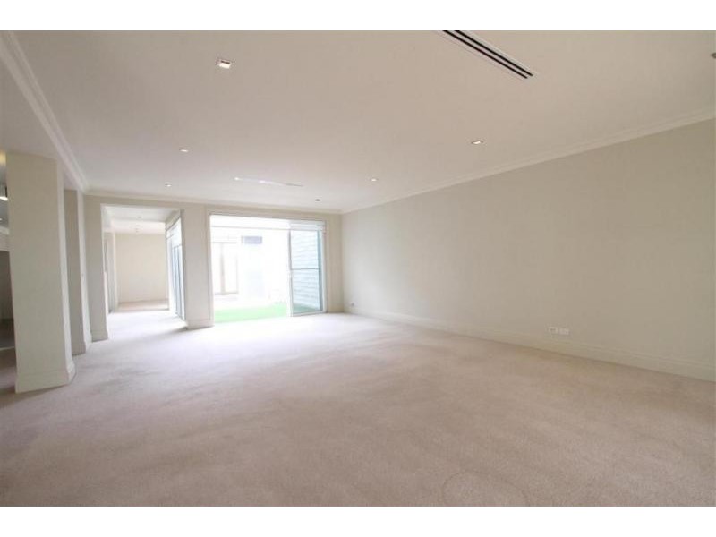 9 Vineyard Way, Breakfast Point NSW 2137