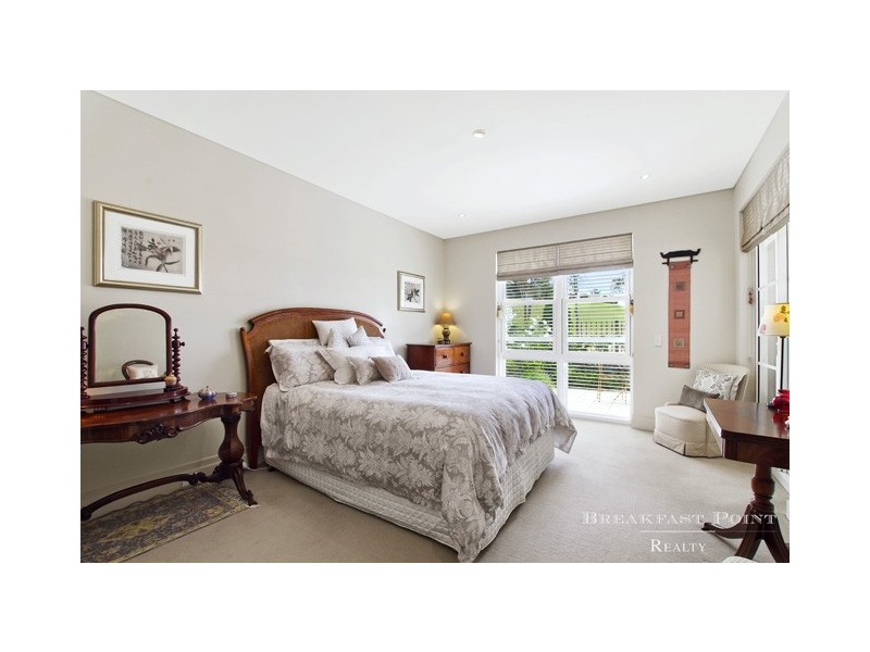 12 Admiralty Drive, Breakfast Point NSW 2137