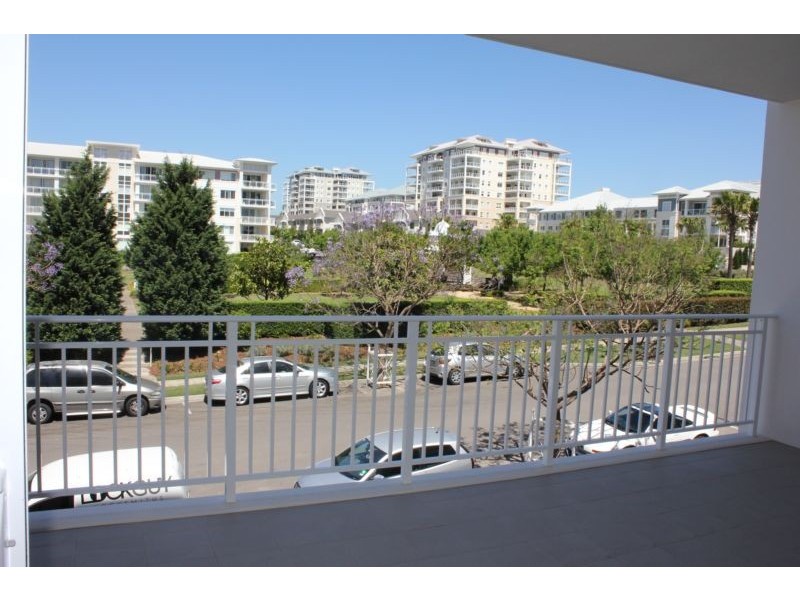 210/3 Palm Ave, Breakfast Point NSW 2137