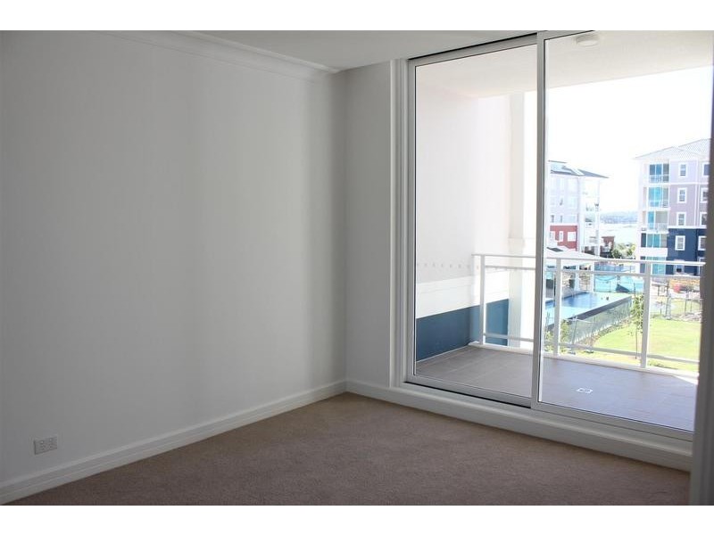 303/28 Peninsula Drive, Breakfast Point NSW 2137