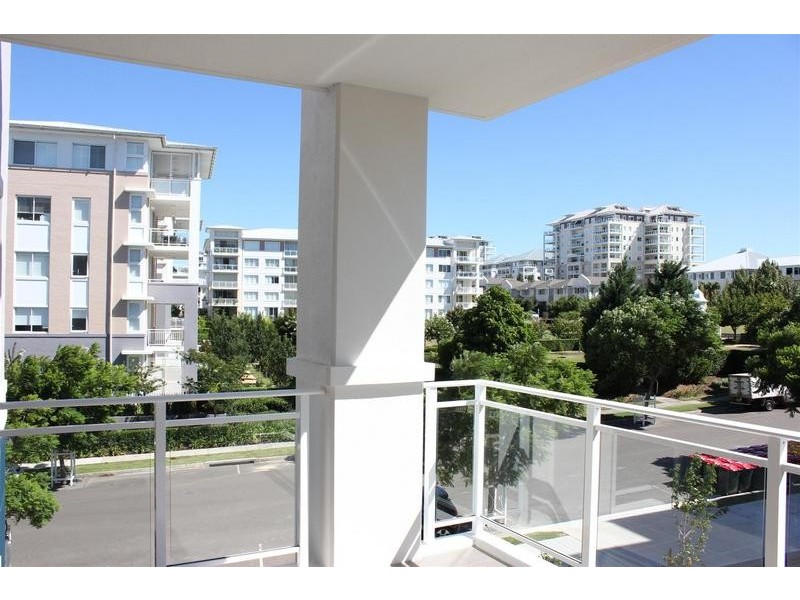 301/28 Peninsula Drive, Breakfast Point NSW 2137