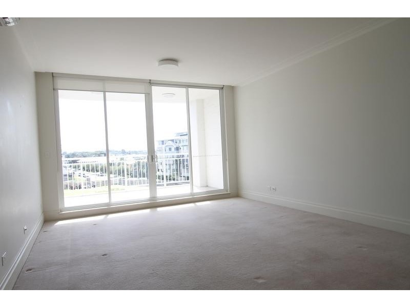 305/2 Rosewater Circuit, Breakfast Point NSW 2137