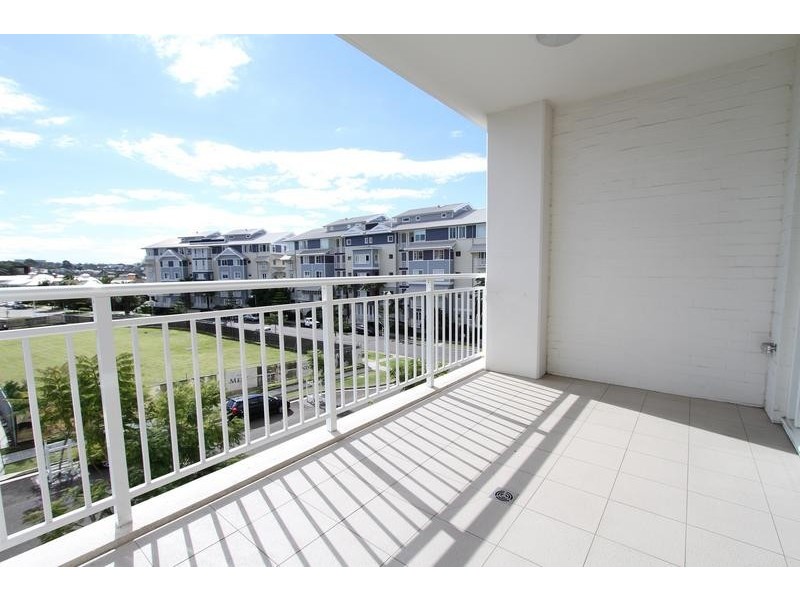 305/2 Rosewater Circuit, Breakfast Point NSW 2137
