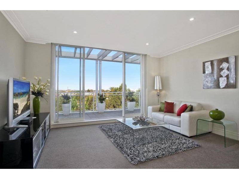 708/15-17 Peninsula Drive, Breakfast Point NSW 2137