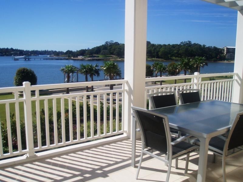 22/61 Peninsula Drive, Breakfast Point NSW 2137