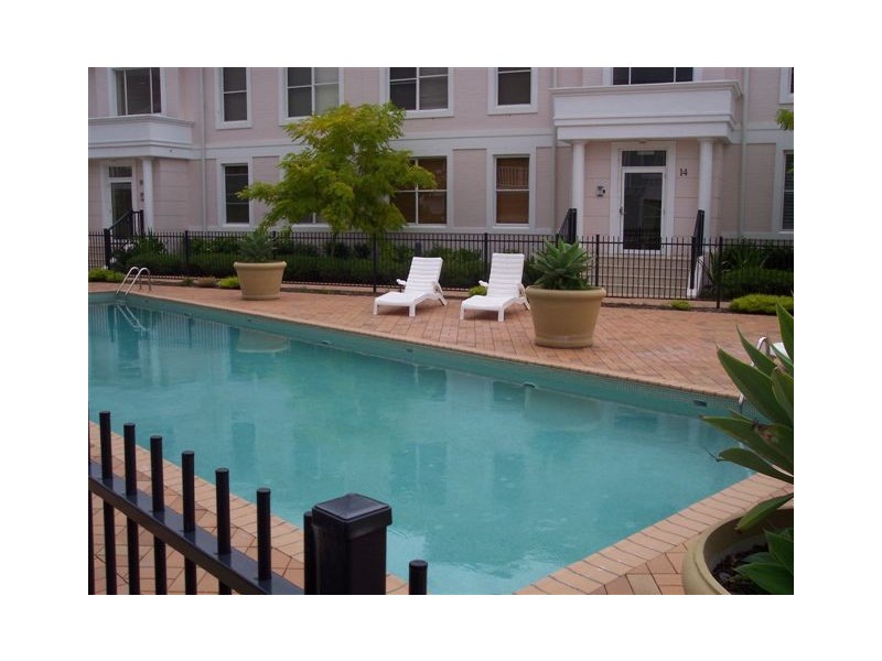 109/6-16 Fairwater Close, Breakfast Point NSW 2137