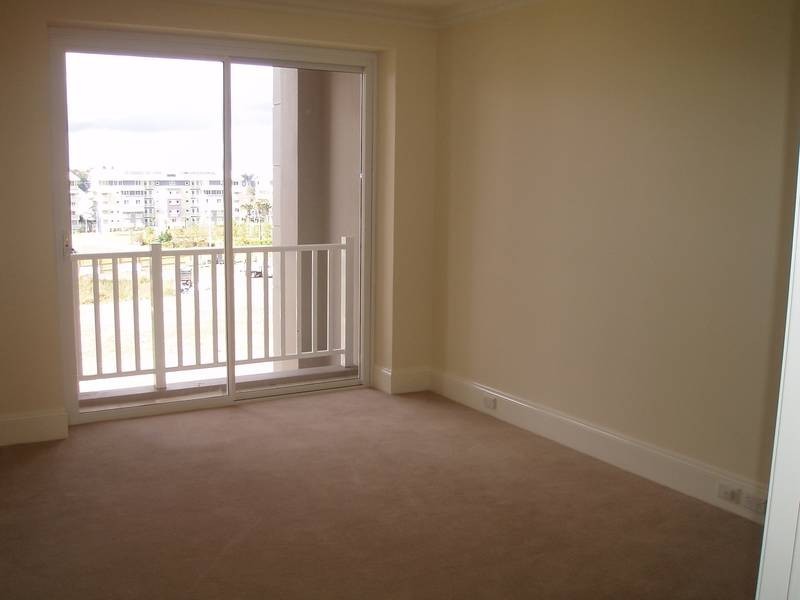 17/5 WOODLANDS AVE, Breakfast Point NSW 2137