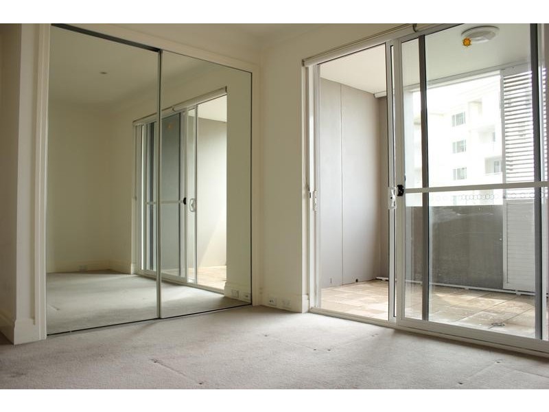 33/21-25 Peninsula Drive, Breakfast Point NSW 2137