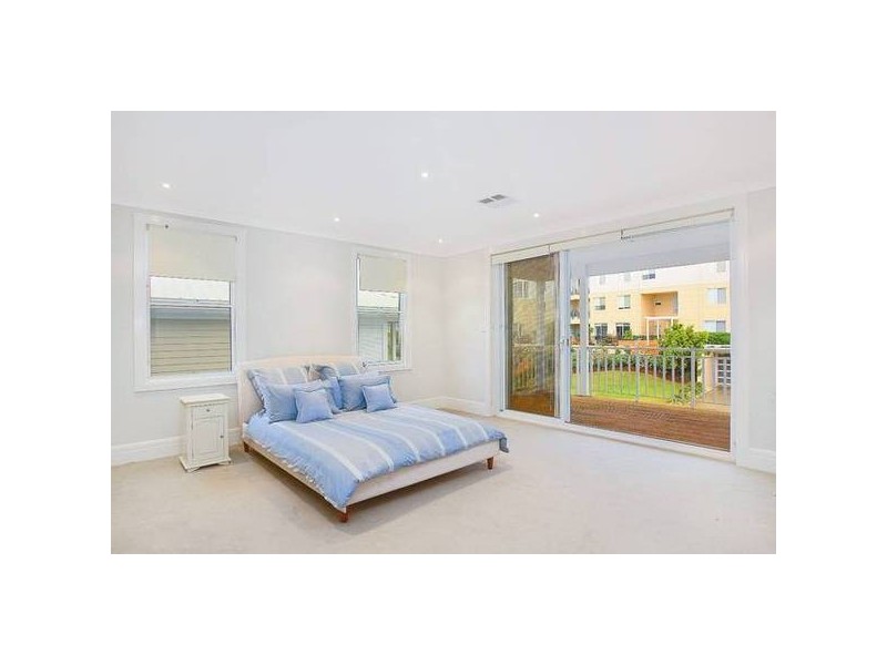 34 Admiralty Drive, Breakfast Point NSW 2137