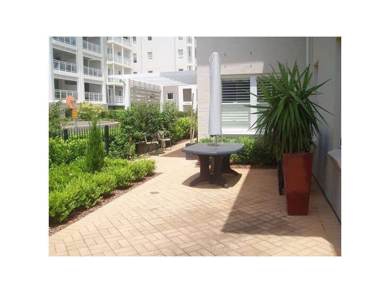 11/6 Juniper Drive, Breakfast Point NSW 2137
