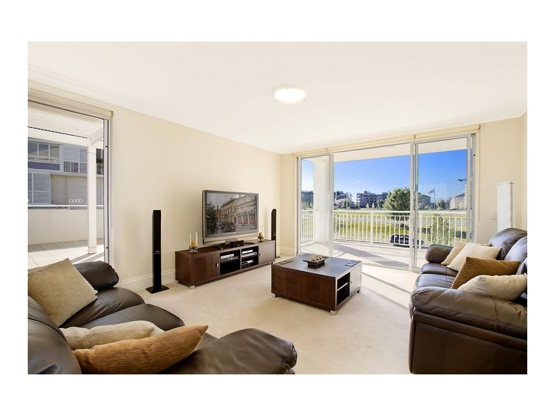 305/8 Village Drive, Breakfast Point NSW 2137