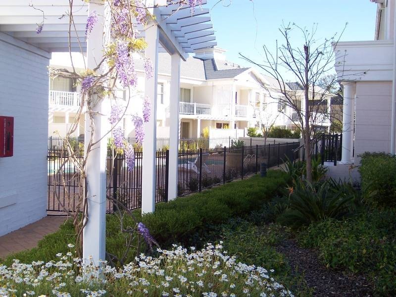 210/16 Fairwater Close, Breakfast Point NSW 2137