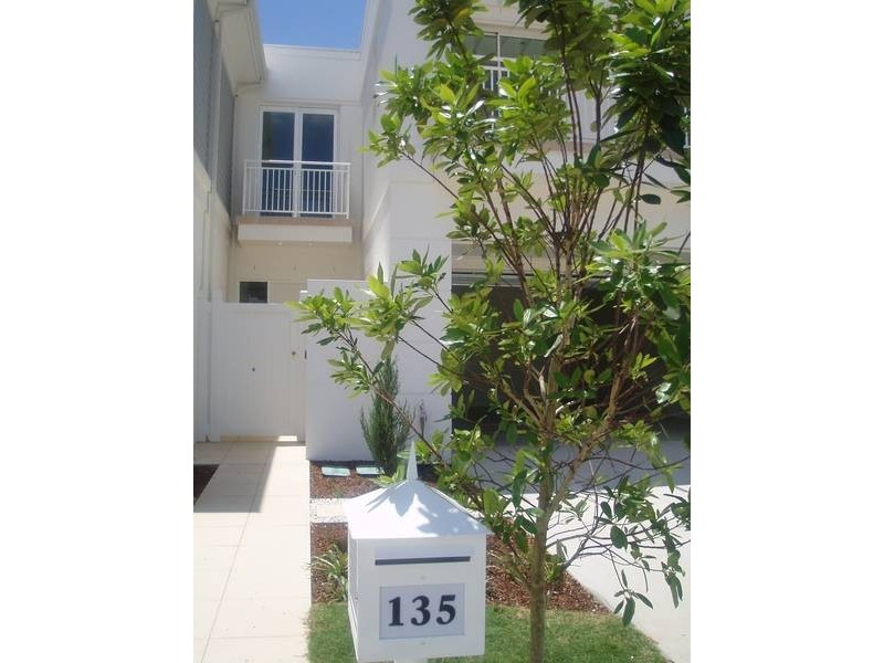 135 Peninsula Drive, Breakfast Point NSW 2137