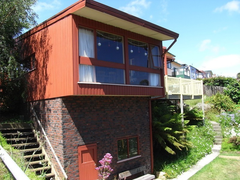 8 Seaview Avenue, Burnie TAS 7320