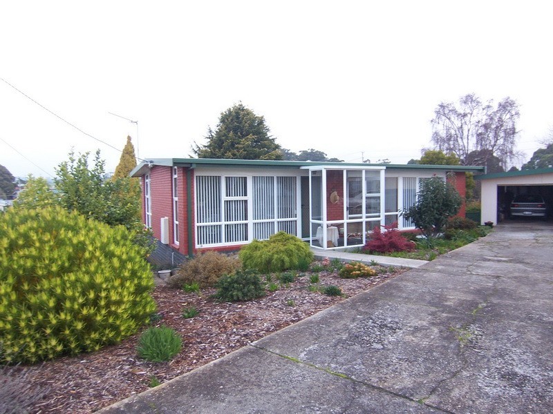 8 Guy Crescent, Somerset TAS 7322