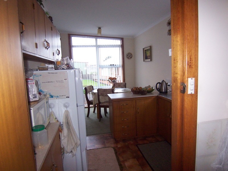 8 Guy Crescent, Somerset TAS 7322
