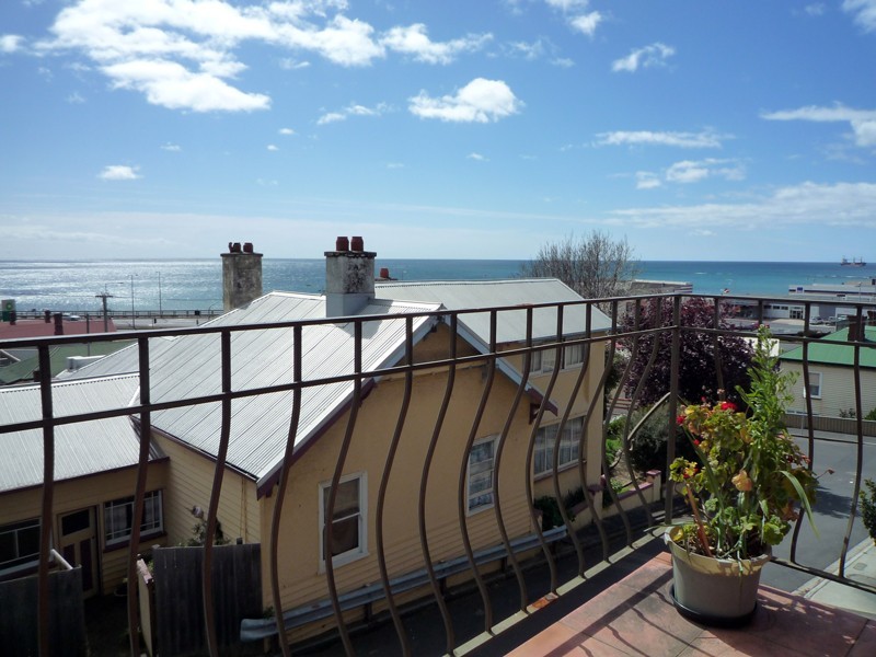 9/18 Queen Street, Burnie TAS 7320