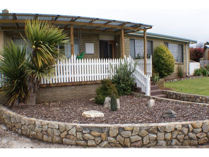 9 Guy Crescent, Somerset TAS 7322