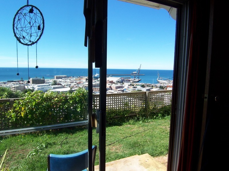 8 Little Bird Street, Burnie TAS 7320