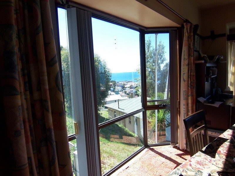 8 Little Bird Street, Burnie TAS 7320