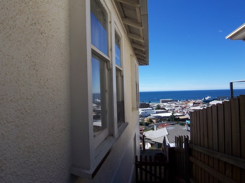 8 Little Bird Street, Burnie TAS 7320