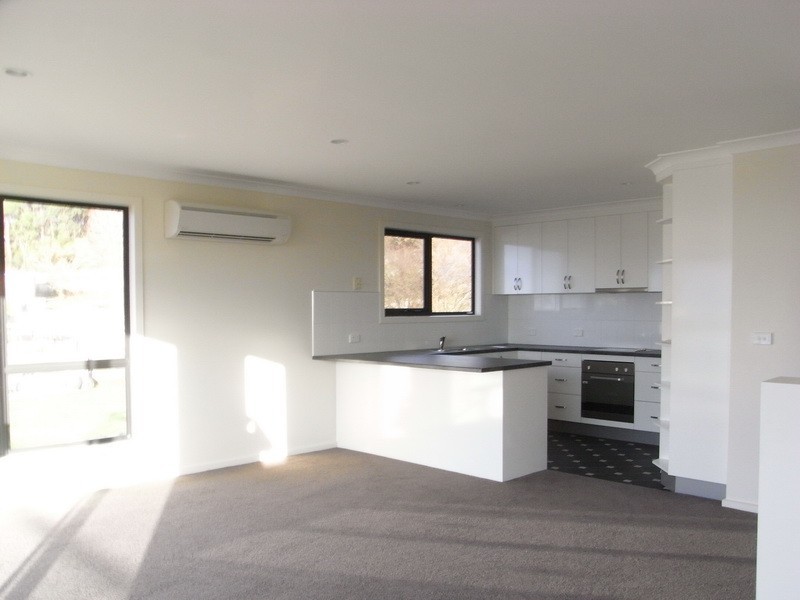 2/24 Pelissier Street, Somerset TAS 7322