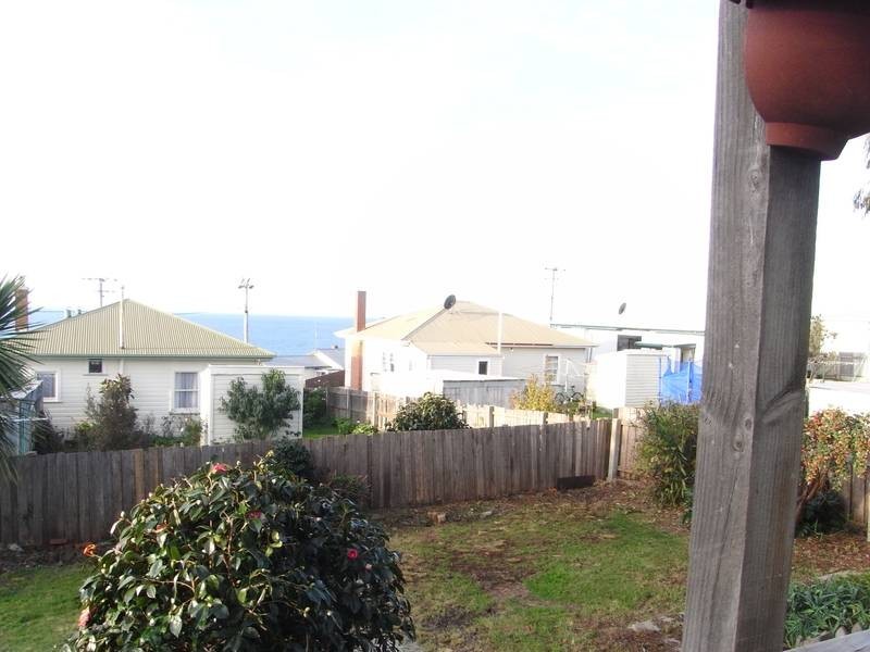 14 Oates Street, Burnie TAS 7320
