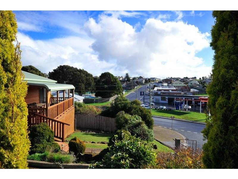 17 Atkinson Street, Burnie TAS 7320