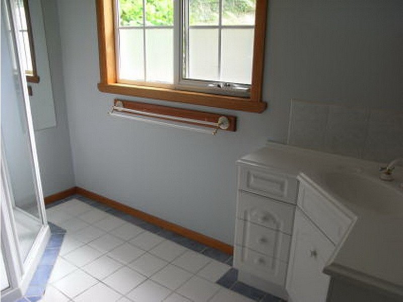 6 Old Surrey Road, Burnie TAS 7320