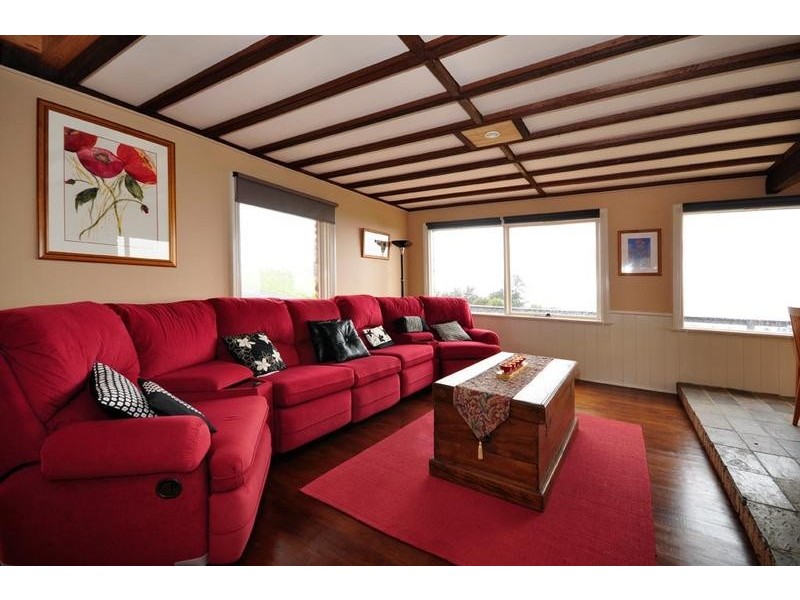 17 West Ridge Road, Penguin TAS 7316