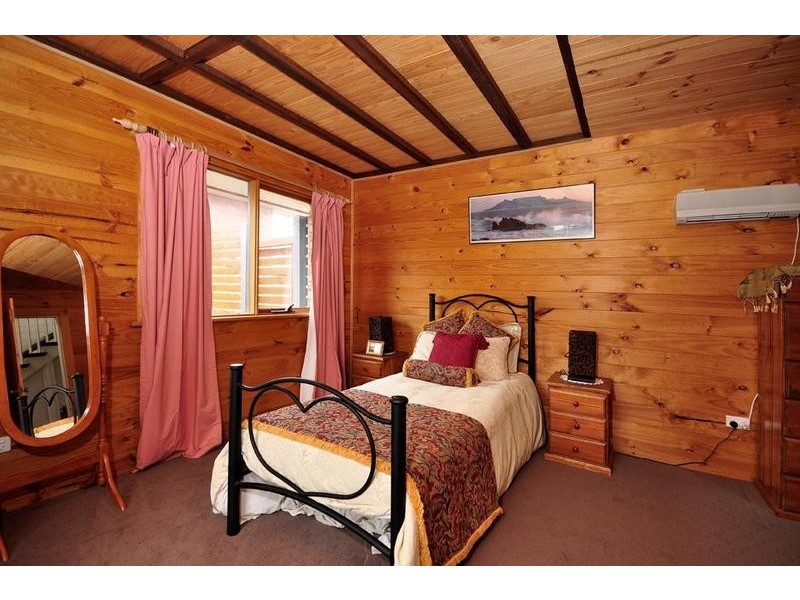 17 West Ridge Road, Penguin TAS 7316