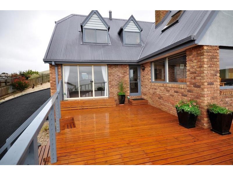 17 West Ridge Road, Penguin TAS 7316