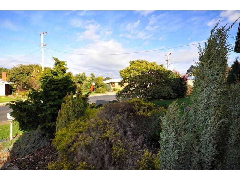 33 Roslyn Avenue, Burnie TAS 7320