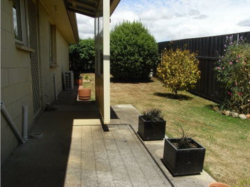 1/4 Singline Avenue, Burnie TAS 7320