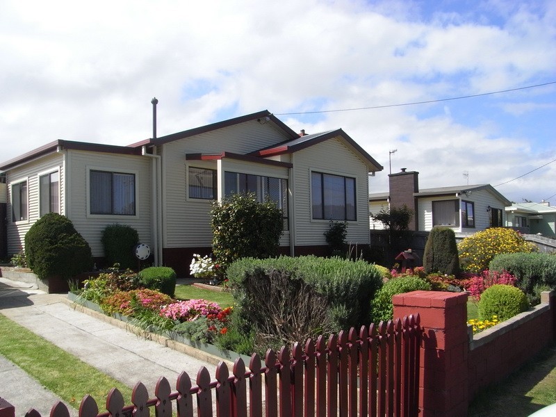 14 Raglan Street, Somerset TAS 7322