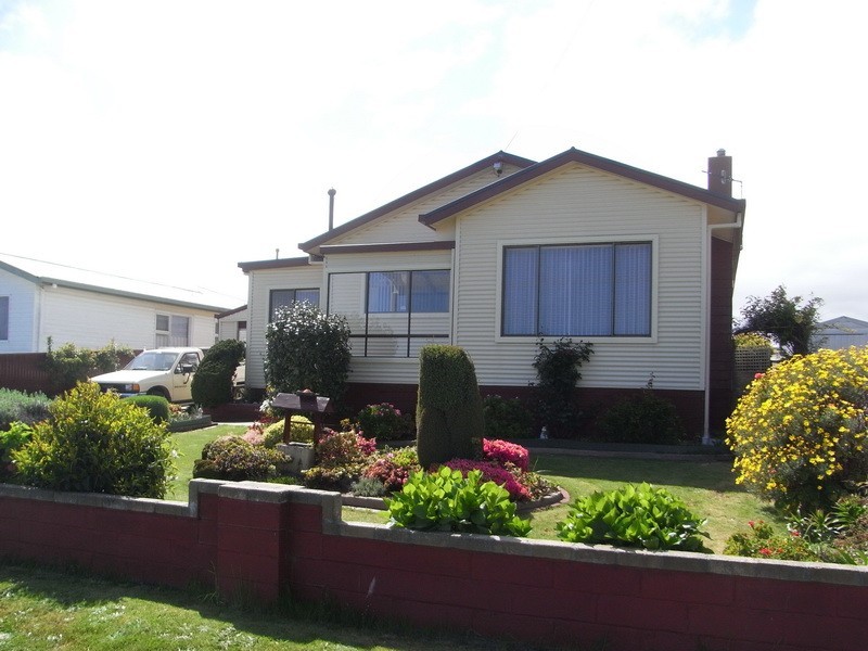 14 Raglan Street, Somerset TAS 7322