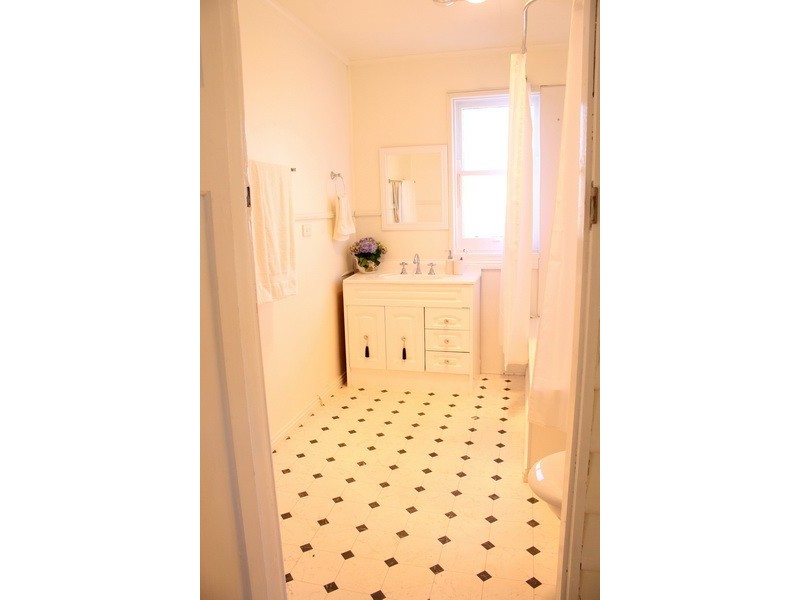 2 Lyons Street, Burnie TAS 7320