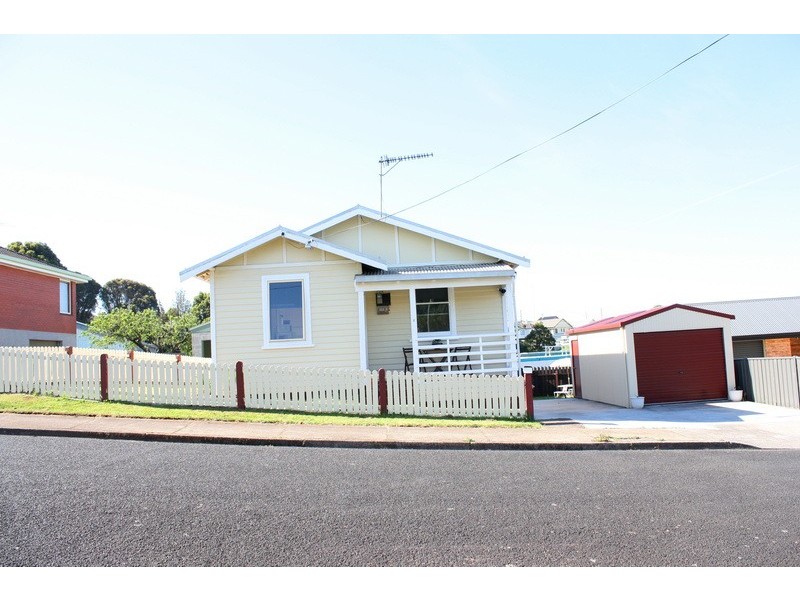 2 Lyons Street, Burnie TAS 7320