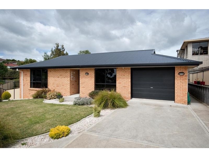 2/1 Greenacre Street, Burnie TAS 7320