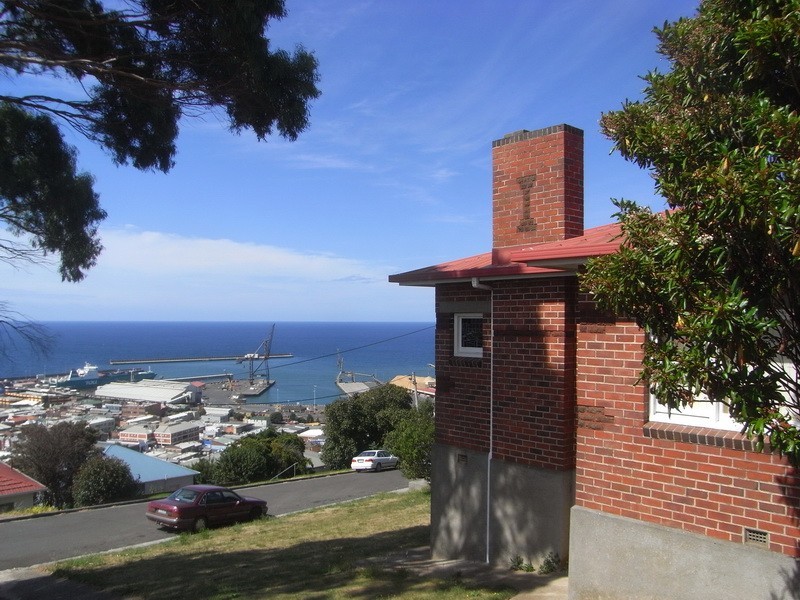 12 Randall Street, Burnie TAS 7320