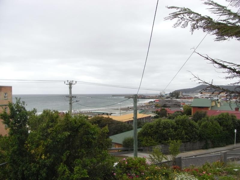 1/21 Olive Street, Burnie TAS 7320