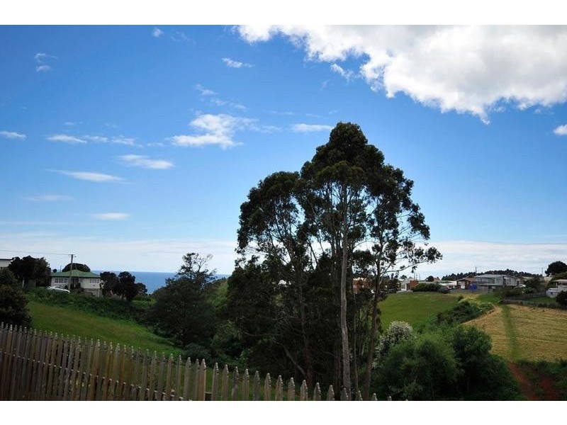 15 Bathurst Street, Burnie TAS 7320