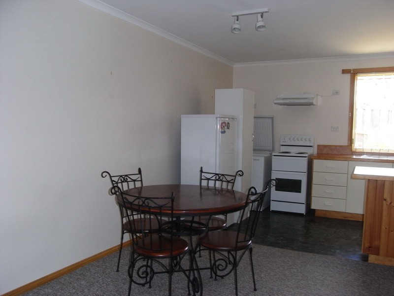 1/4 Singline Avenue, Burnie TAS 7320